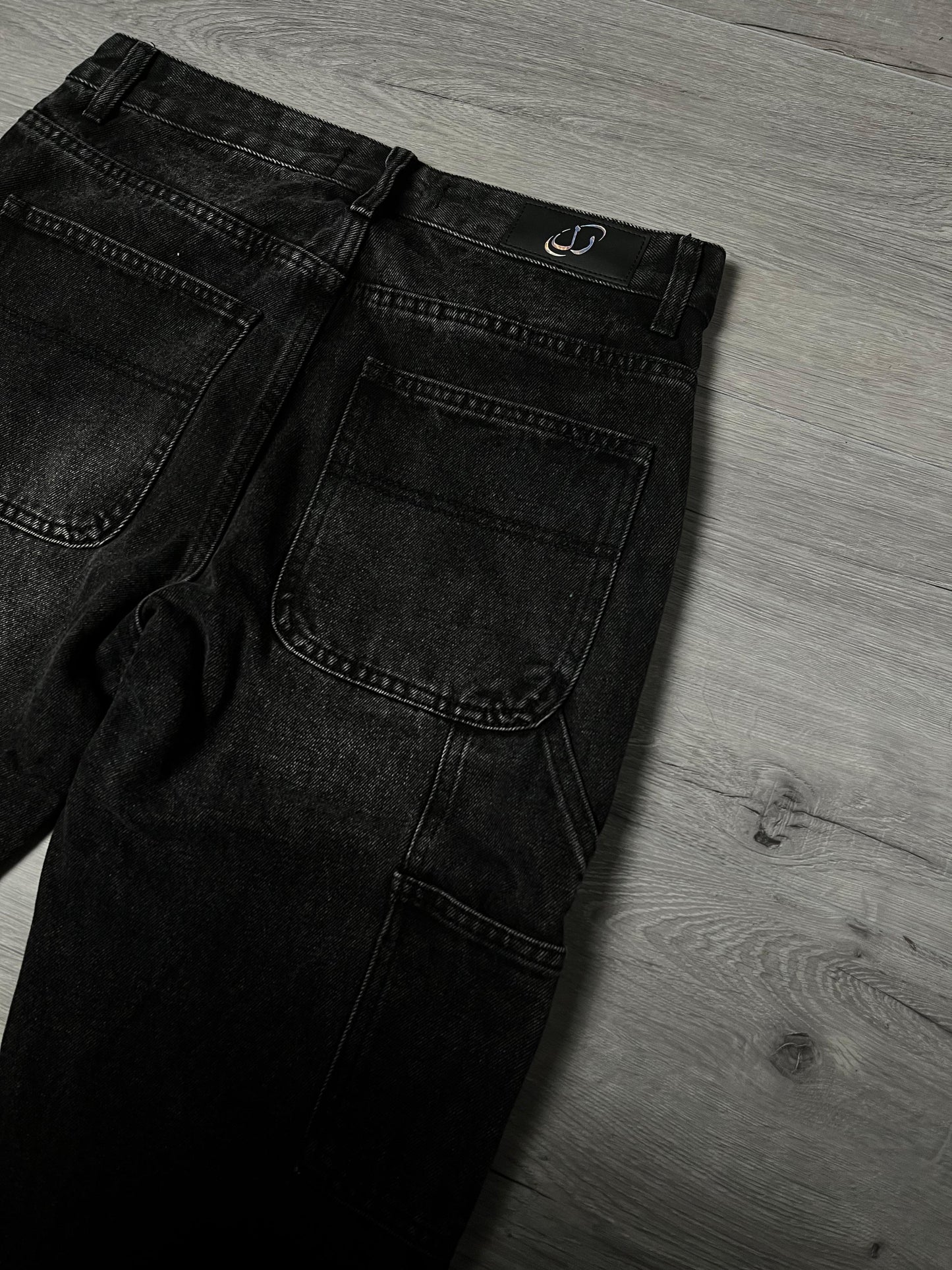 Noir Flare Layl Najmi